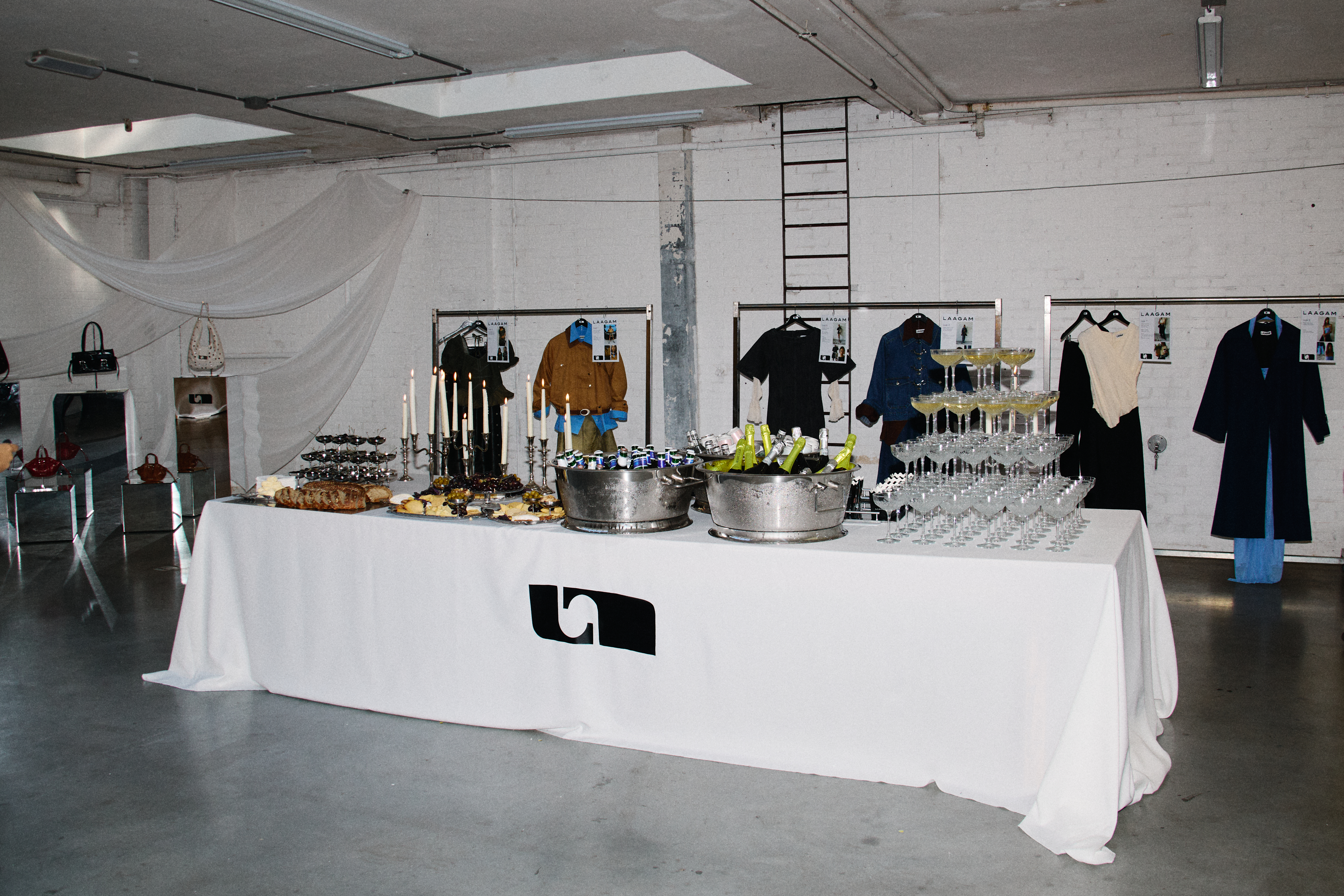 POPUP LAAGAAM